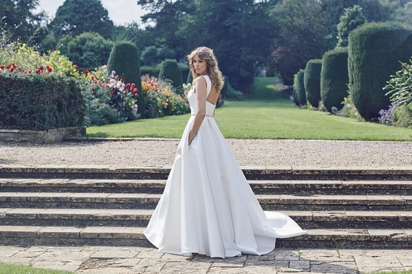 Lyn Ashworth releases Pure Love Collection