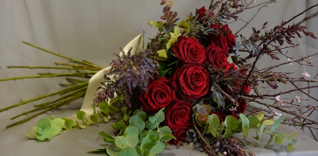 Fizz and Flowers is all you need this Valentines...