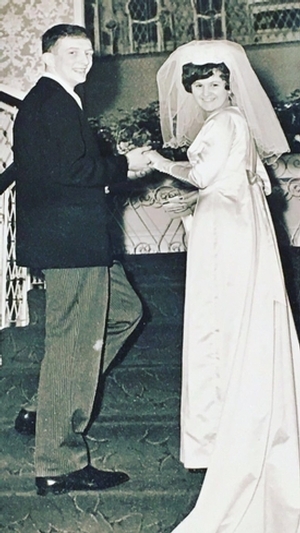 Golden couple return to The Mansion, Leeds to recreate wedding 50 years on
