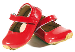 Win one of three prizes of products worth £200 RRP courtesy of SKEANIE