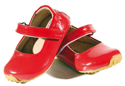 Win one of three prizes of products worth £200 RRP courtesy of SKEANIE