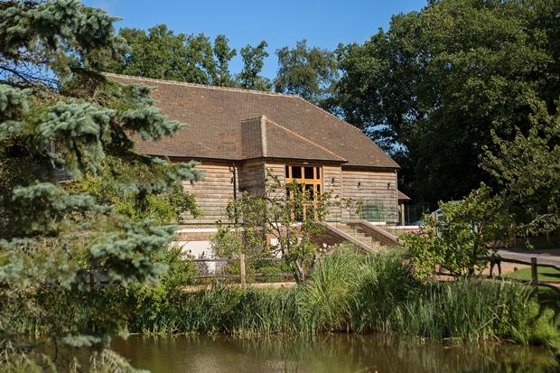 Tie the knot at Brookfield Barn